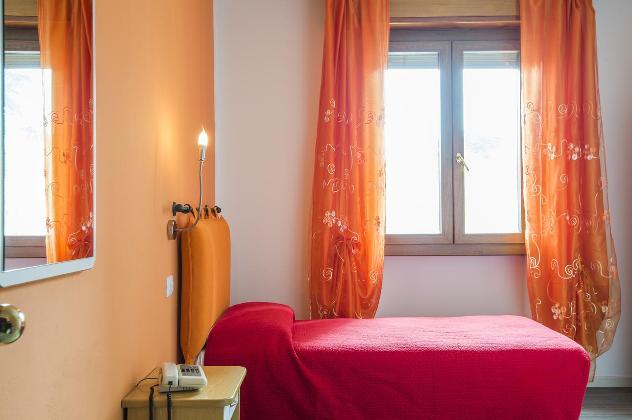 Albergo Colonna Бертиноро Екстериор снимка