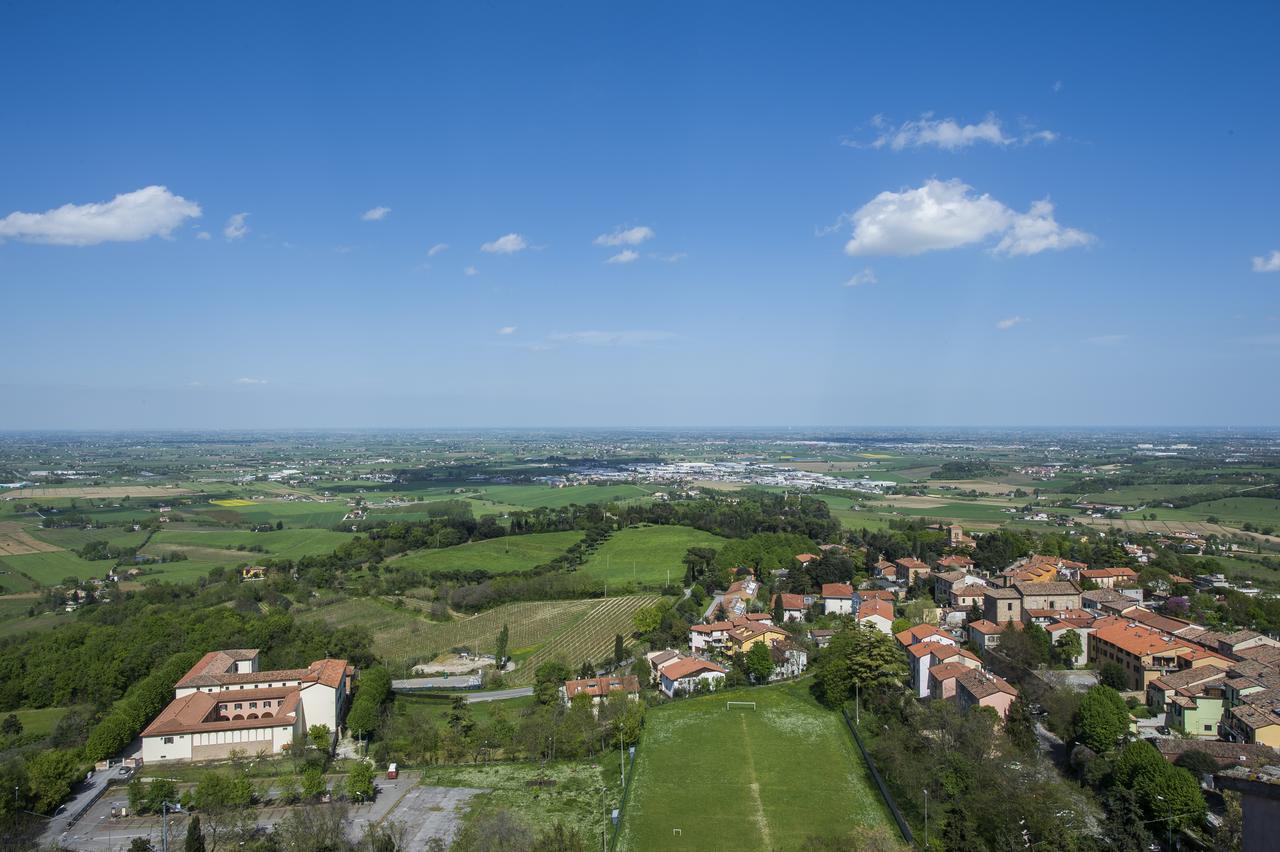 Albergo Colonna Бертиноро Екстериор снимка