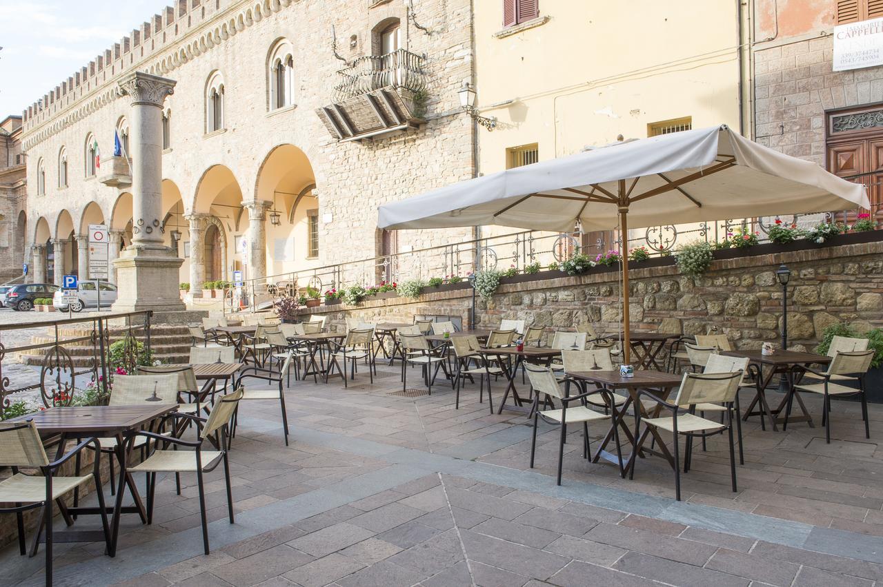 Albergo Colonna Бертиноро Екстериор снимка